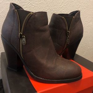 brown cognac booties